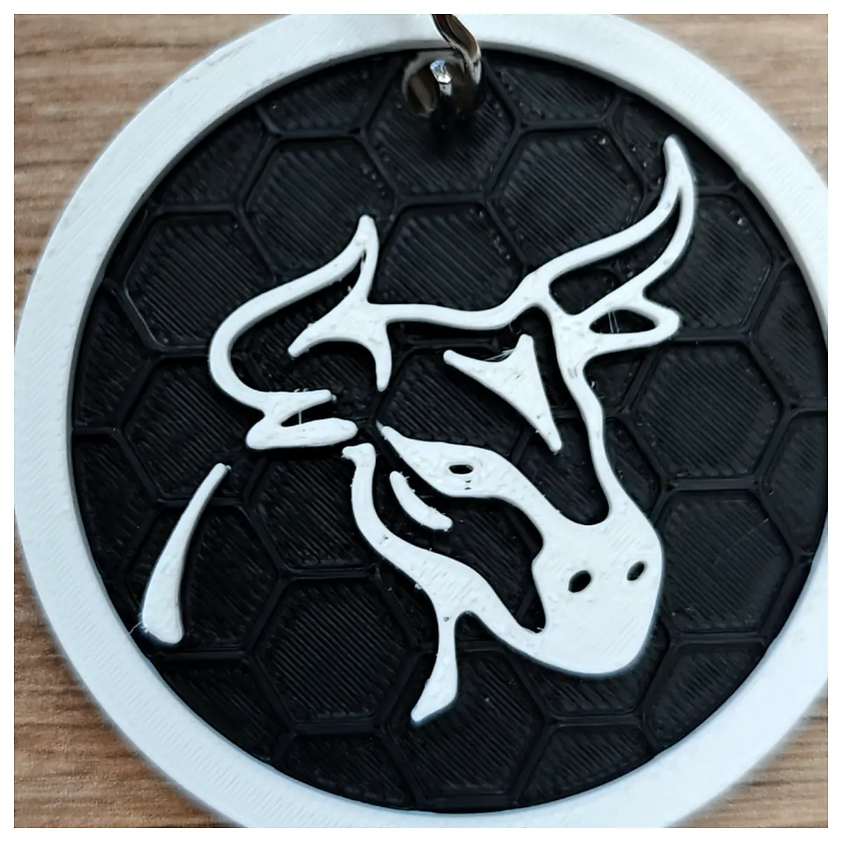 Honeycomb Bull Keychain Honeycomb Shape Keyring Accessory Decoration Hanging Pendant Office Gift Creative Gift Animal Toy