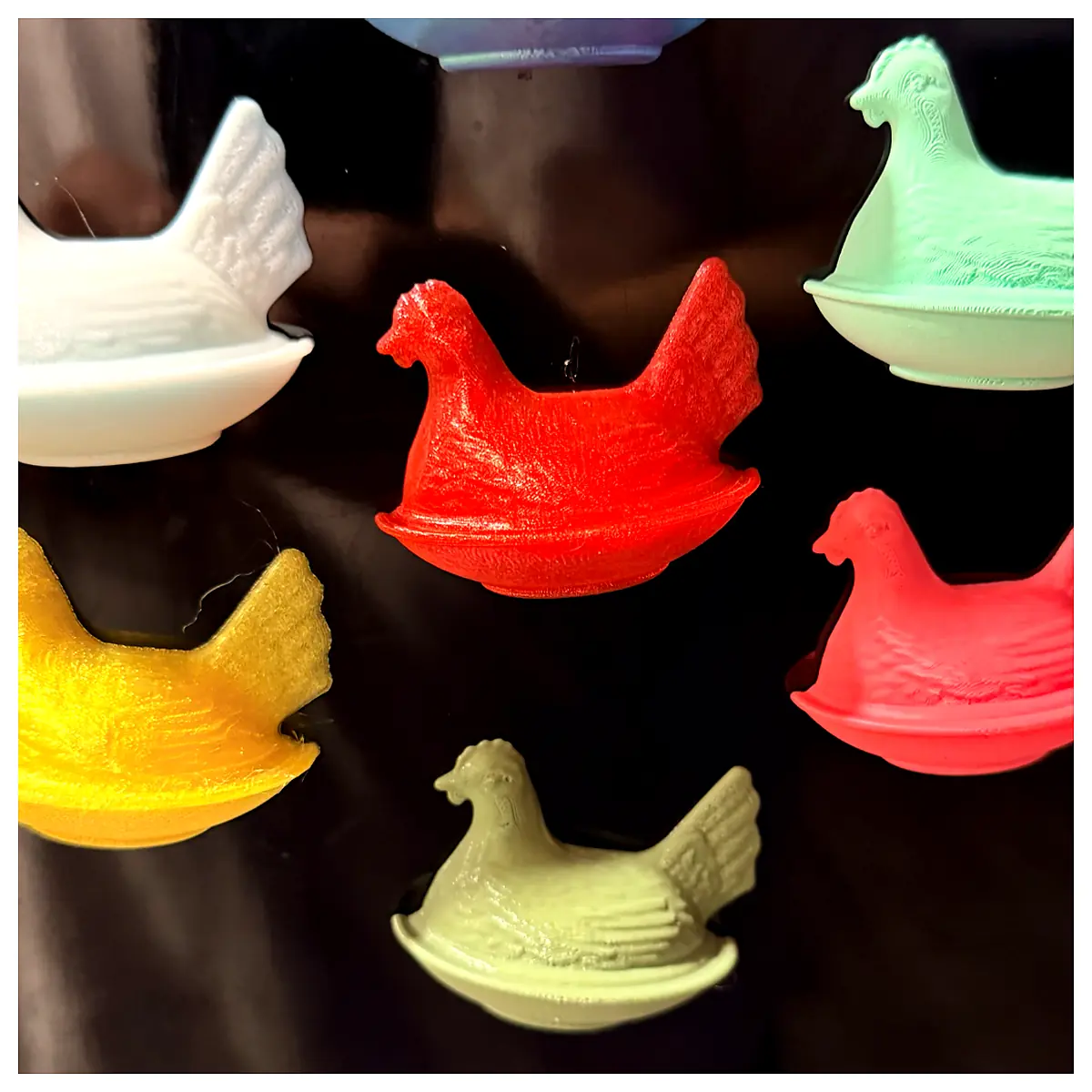 Hen on the Nest Magnet Bird Decor Bird Toy Hanging Ornament Cage Accessory Parrot Decoration Bird Supply Bird Accessory Parts