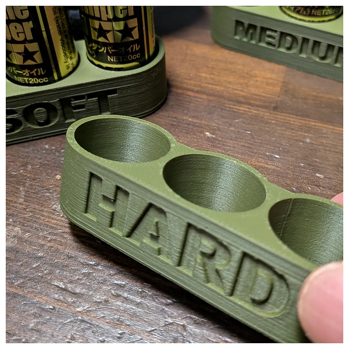 Dumper Oil Bottle Holder Fuel Can Stabilizer Leakproof Oil Storage Vehicle Fluid Container Universal Fit Spill Prevention Accessory