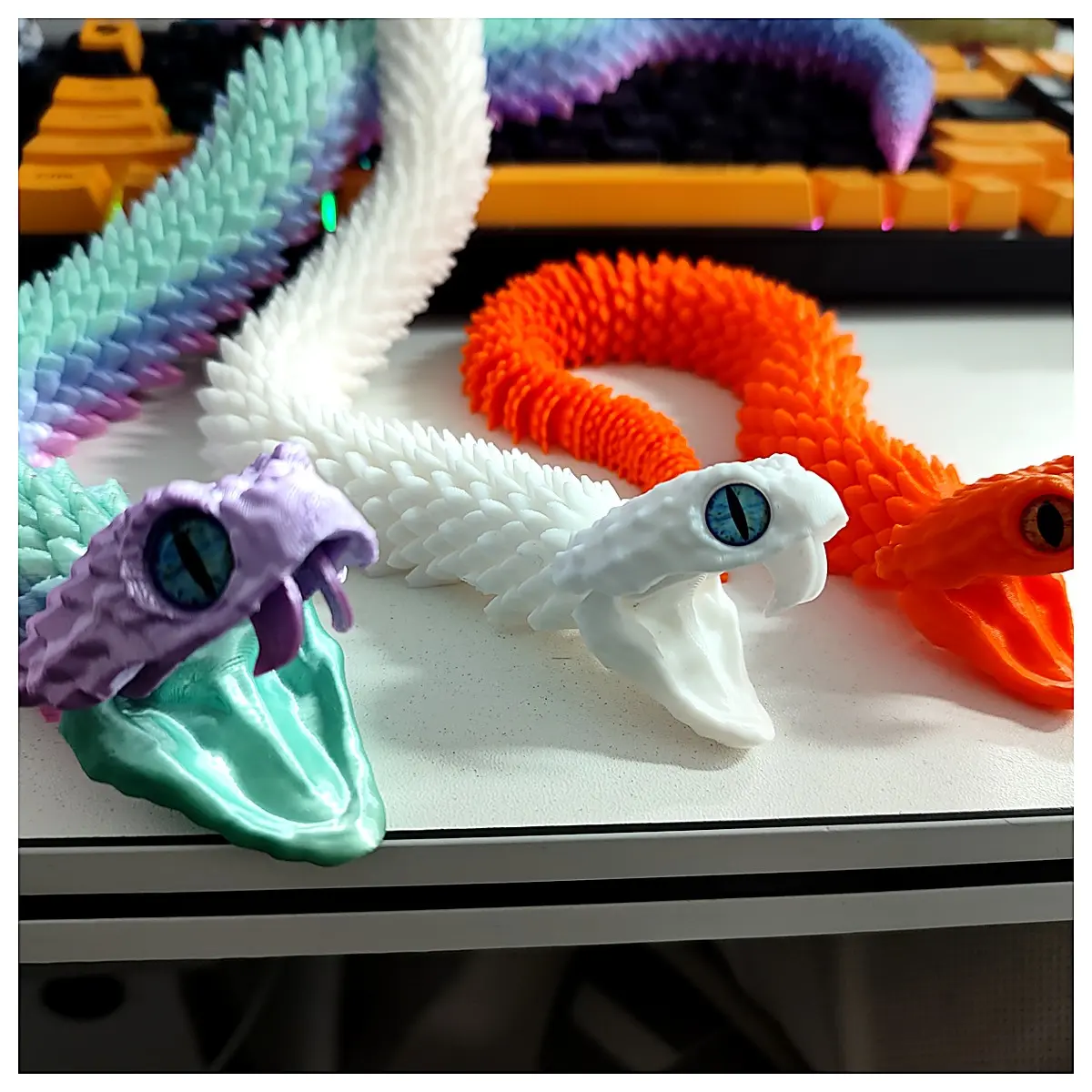 Fang Viper Snake Head Model Movable Snake Head Rotating Mouth 3D Printed Reptile Toy Accessory Collection Figure