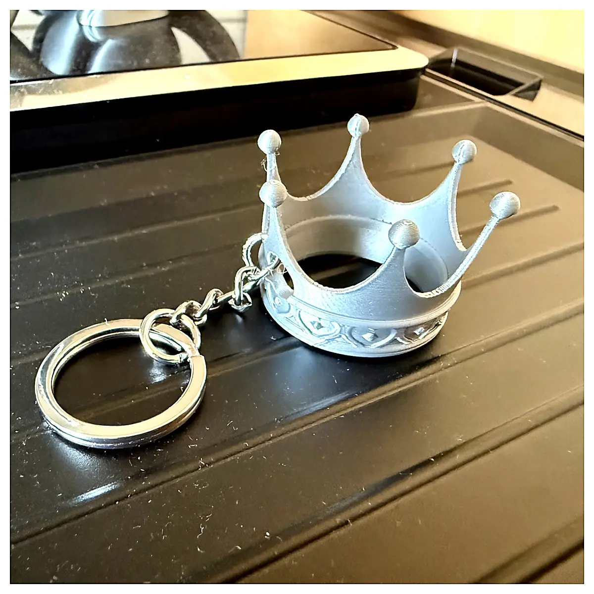 Crown Keychain Decorative Charm Car Accessory Hanging Chain Personalized Gift Keyring Decoration Auto Motorcycle Bag