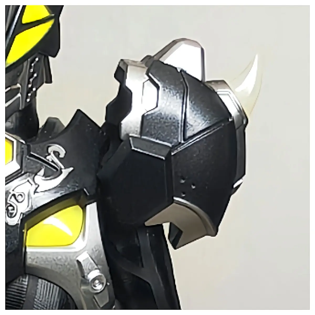 Black Rhino Armor Left Shoulder Plate Replacement Part Repair Accessory Upgrade Costume Roleplay Toy Accessory