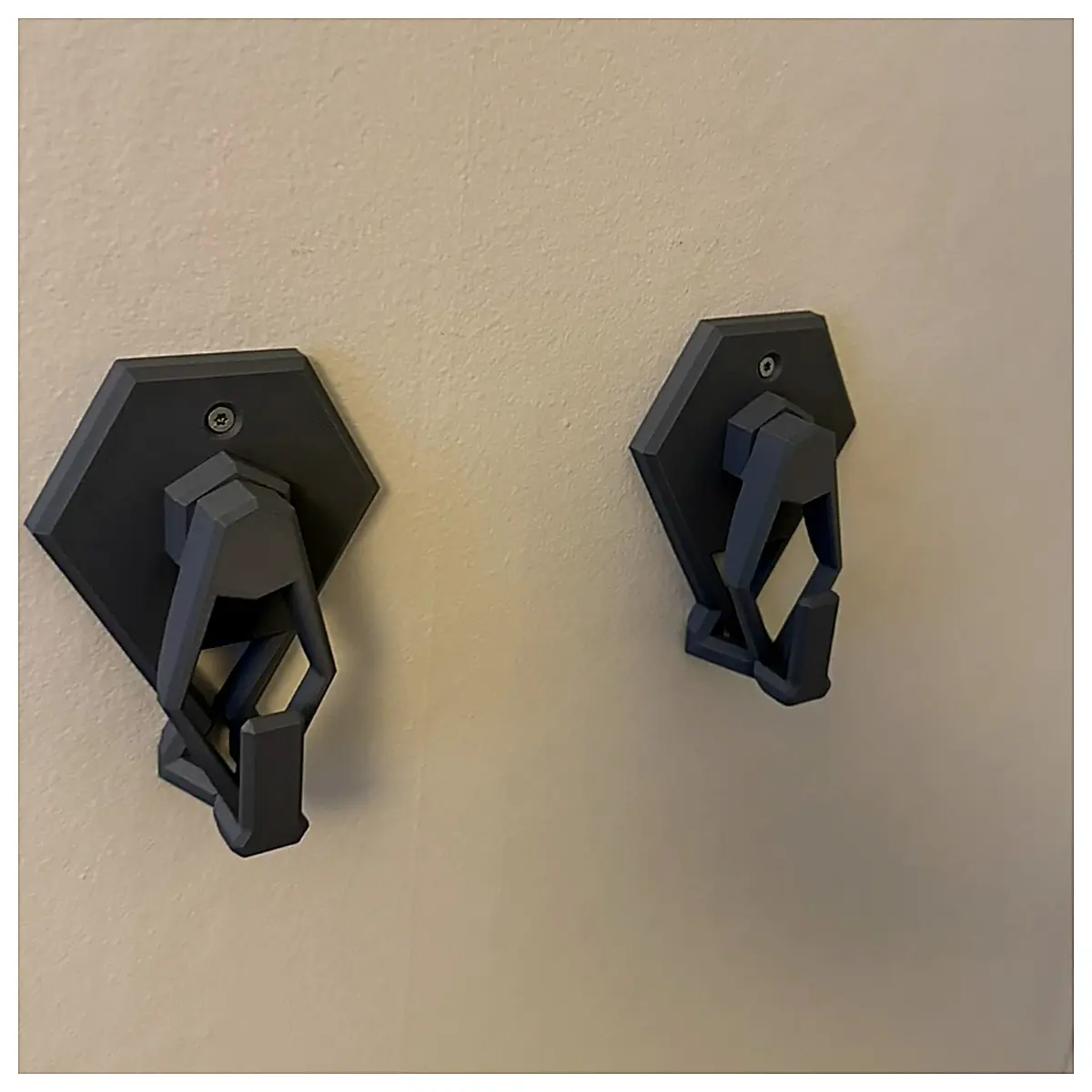 Low Poly Wall Hooks with Clothes Rail Minimalist Wall Decor Wall Storage Hanging Clothes Multi Functional Wall Hooks