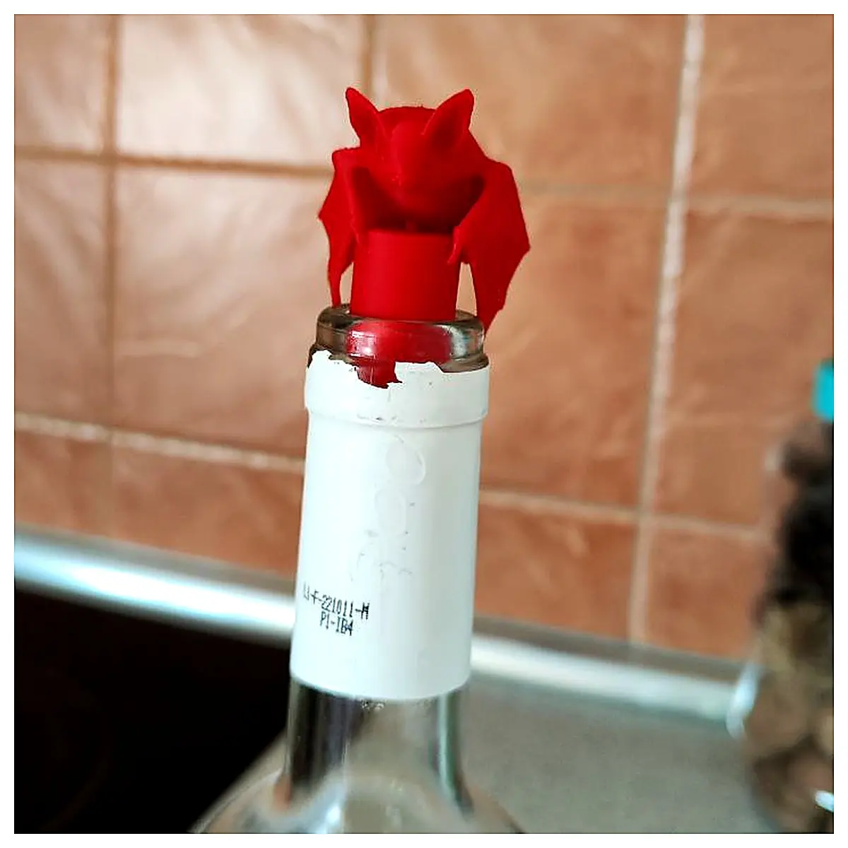 Bat Wine Stopper Creative Bat Shape Wine Sealer Bottle Stopper Decoration Party Gift Wine Accessories