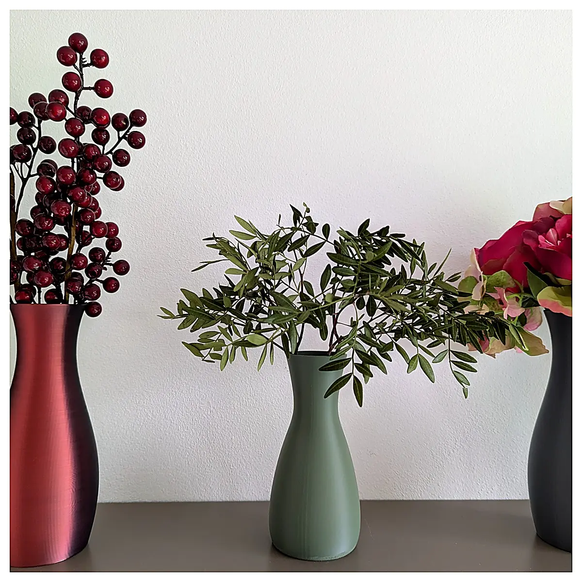 Vase Classic Ceramic Decorative Item Creative Home Ornament Modern Art Piece Decorative Flower Jar Gift Decoration