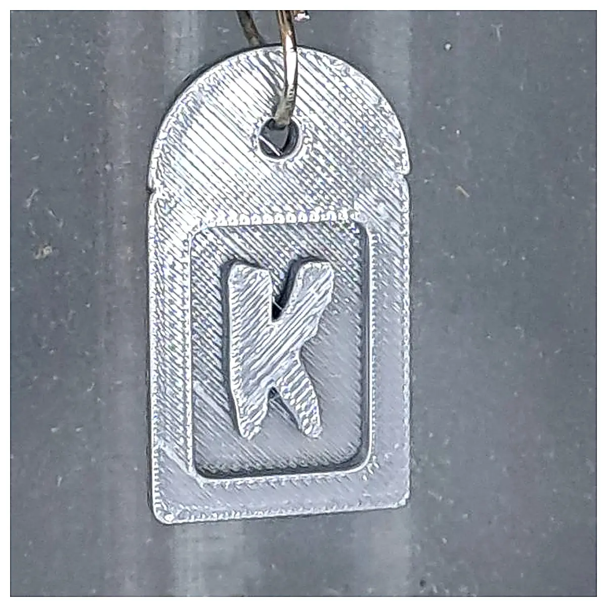 Keychains Car Keyring Holder Mobile Phone Charm Keychain Accessories Auto Decoration Simple Creative Gift Keychains