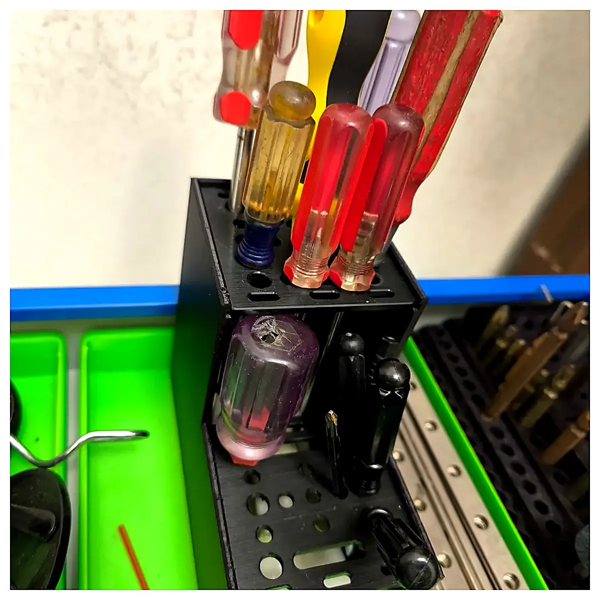 Screwdriver Organizer Set Assembly Tools Storage Case Repair Parts Screwdriver Holder Electronic Component Organizer Parts Box Suitable for DIY