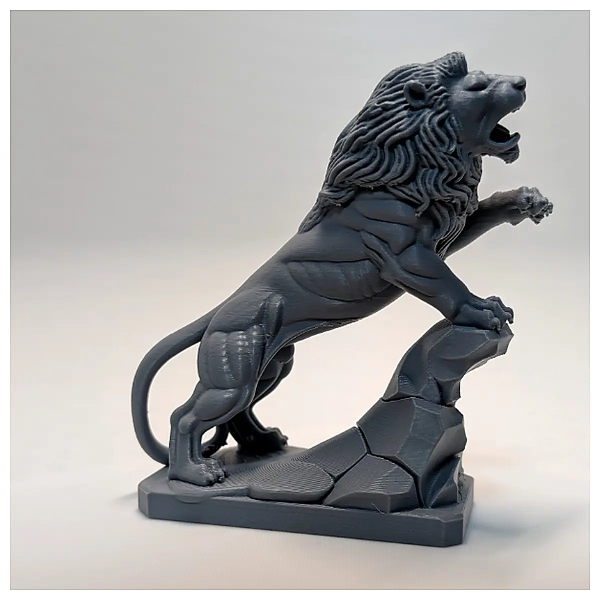 Lion Statue Figure Sculpture Home Decor Animal Figurine Office Decoration Pet Ornament Desk Model Art Piece