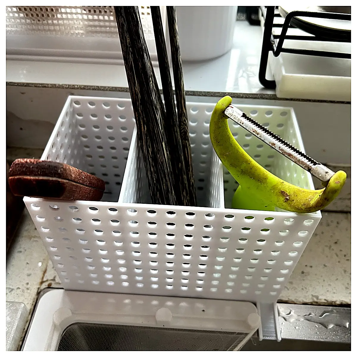 Kitchen Chopsticks Washing Tub Tool Blue Water Filter Kitchen Utensils Strainer Basket Filter Net Chopstick Holder Kitchen Accessories