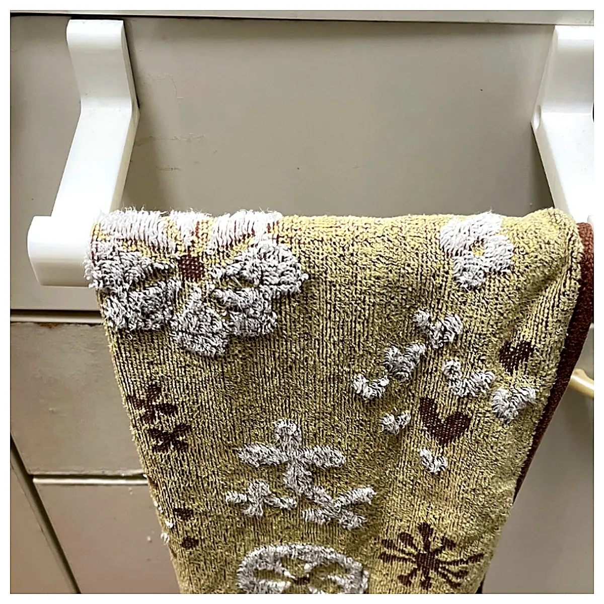Towel Rack Bathroom Shelf Wall Mounted Kitchen Storage Towel Holder Shelf Bathroom Organizer Shelf Home Storage