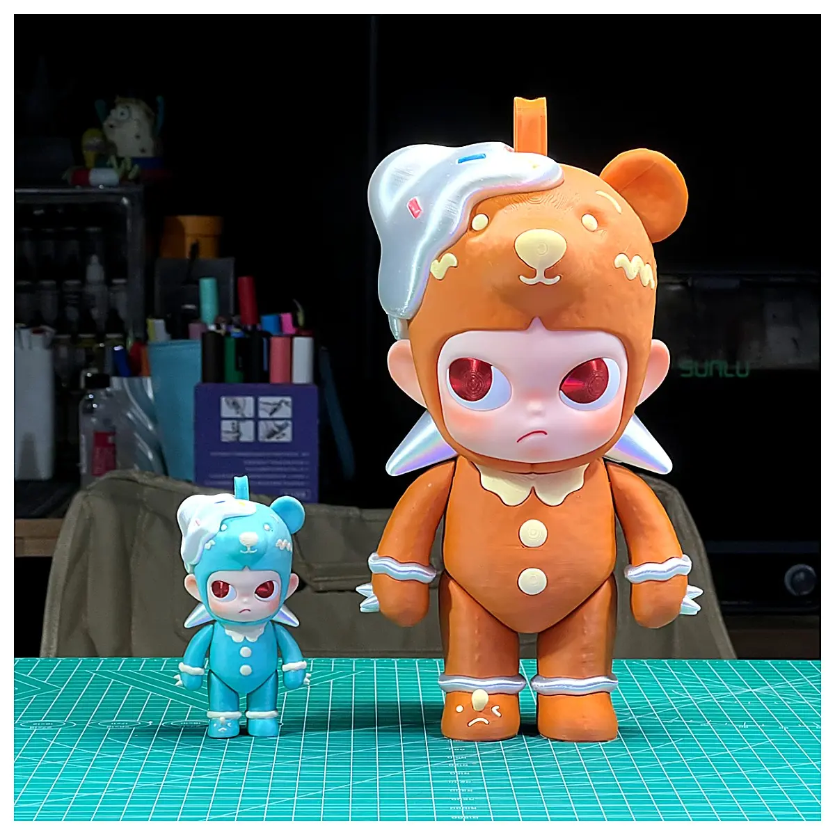 Zsiga Gingerbread Man Figurine Gaji Jie Movable Christmas Ornament Dual Version Gift Set
