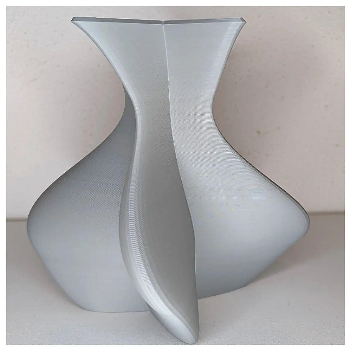 Rotating Star Vase Decorative Figurine Creative Home Decor Art Gift Table Decoration Modern Style Indoor Ornament