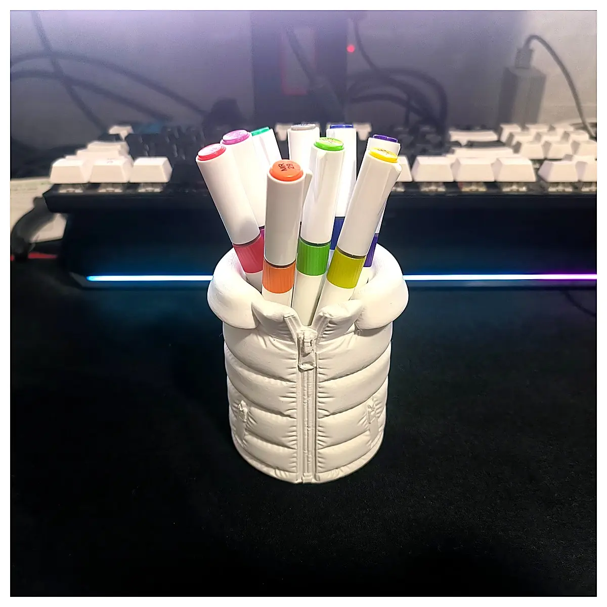 Down Jacket Organizer Pouch Multi Function Storage Box Stackable Shelves Home Storage Lazy Person Gadget