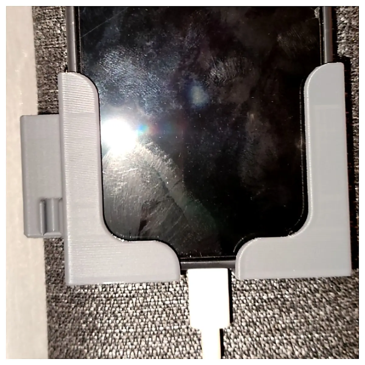 Bedside Phone Holder Adjustable Phone Stand for Bed Desk Tablet Holder Support for Reading Mobile Phone Stand Accessory