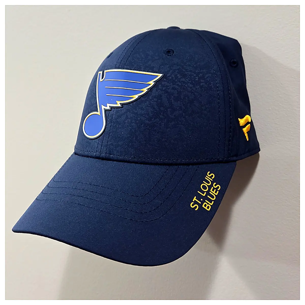 Cap Display Stand Minimalist Hat Holder Baseball Cap Display Beanie Display Casual Cap Stand Indoor Hat Display Easy Hat Showcase