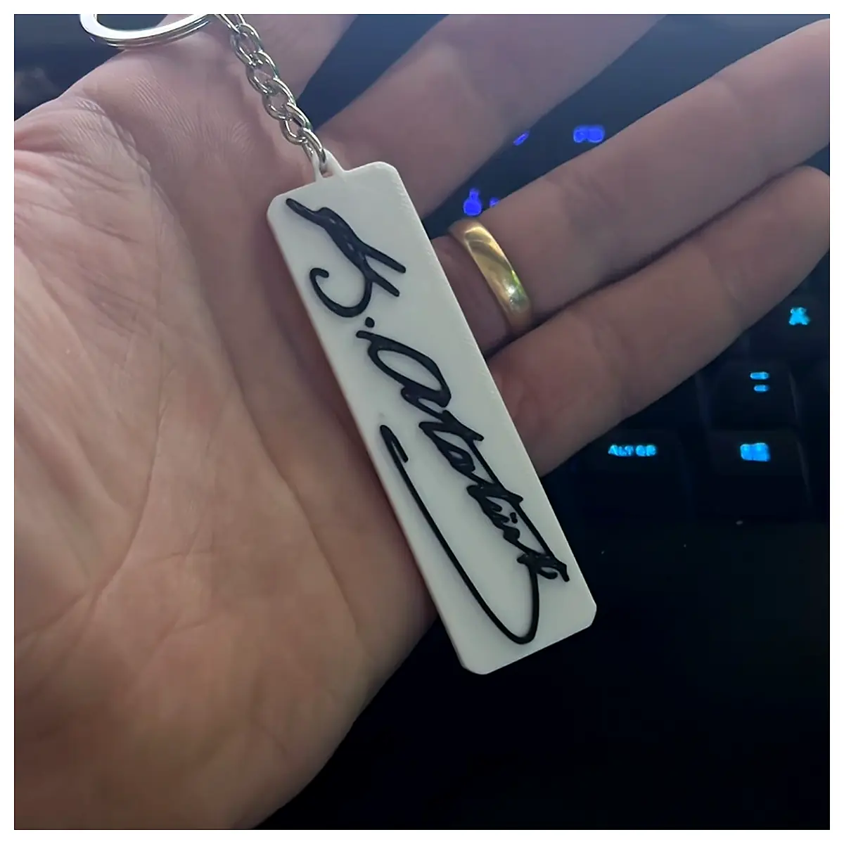 Ataturk Signature Keychain Signature Memorial Gift Collectible History Commemorative