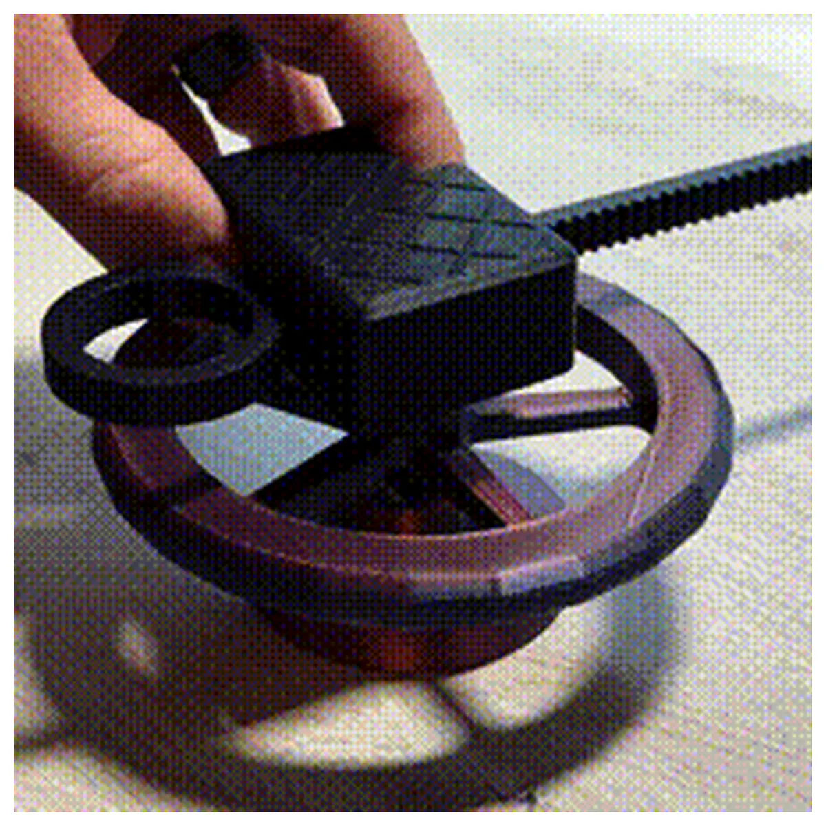 Everlasting Gyro 3 Minute Spin Gyro Toy Fun Brain Teaser Kids Toy Rotating Gyro