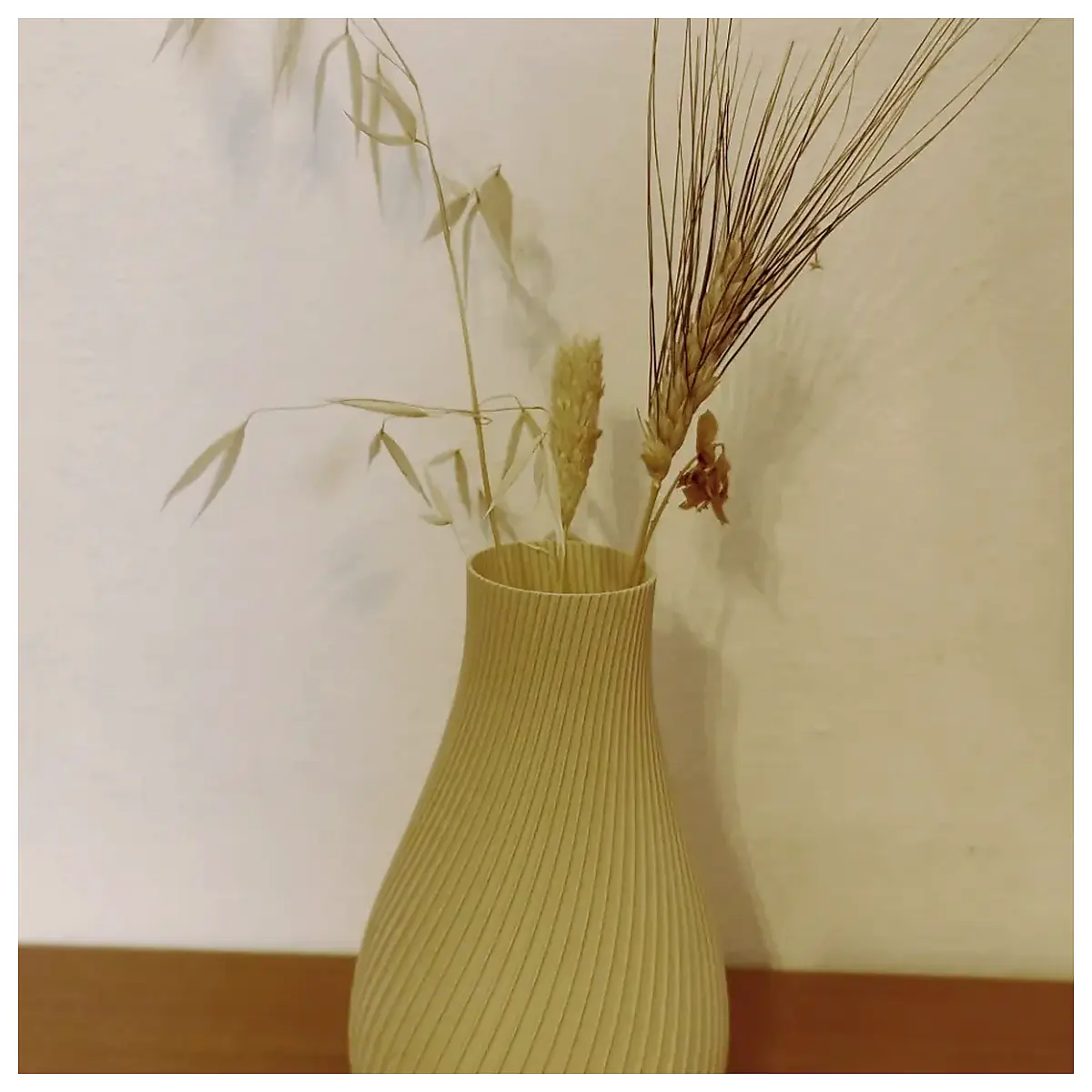 Minimalist Fashion Vase Ceramic Vase Decorative Vase Creative Flower Arrangement Tabletop Flower Bouquet Modern Home Decor