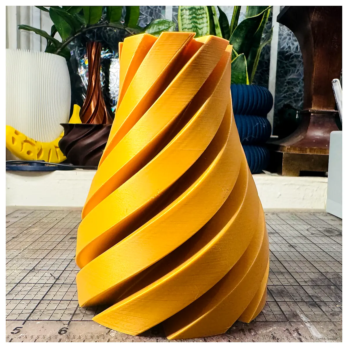 Cloud Ambrose Spiral Vase Modern Art Decor Creative Decorative Piece Geometric Sculpture Home Interior Art Collection