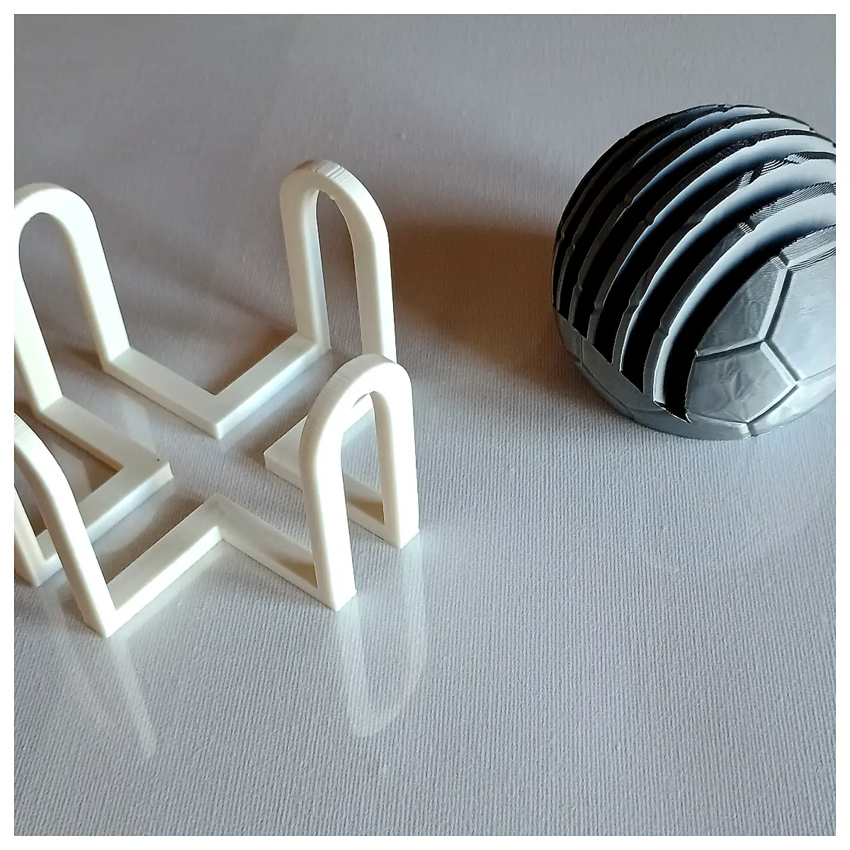 Cup Stand Holder for 90x5mm Coasters Coffee Pad Holder Drink Mat Support Desktop Cup Coaster Stabilizer Ideal for Cafes Offices