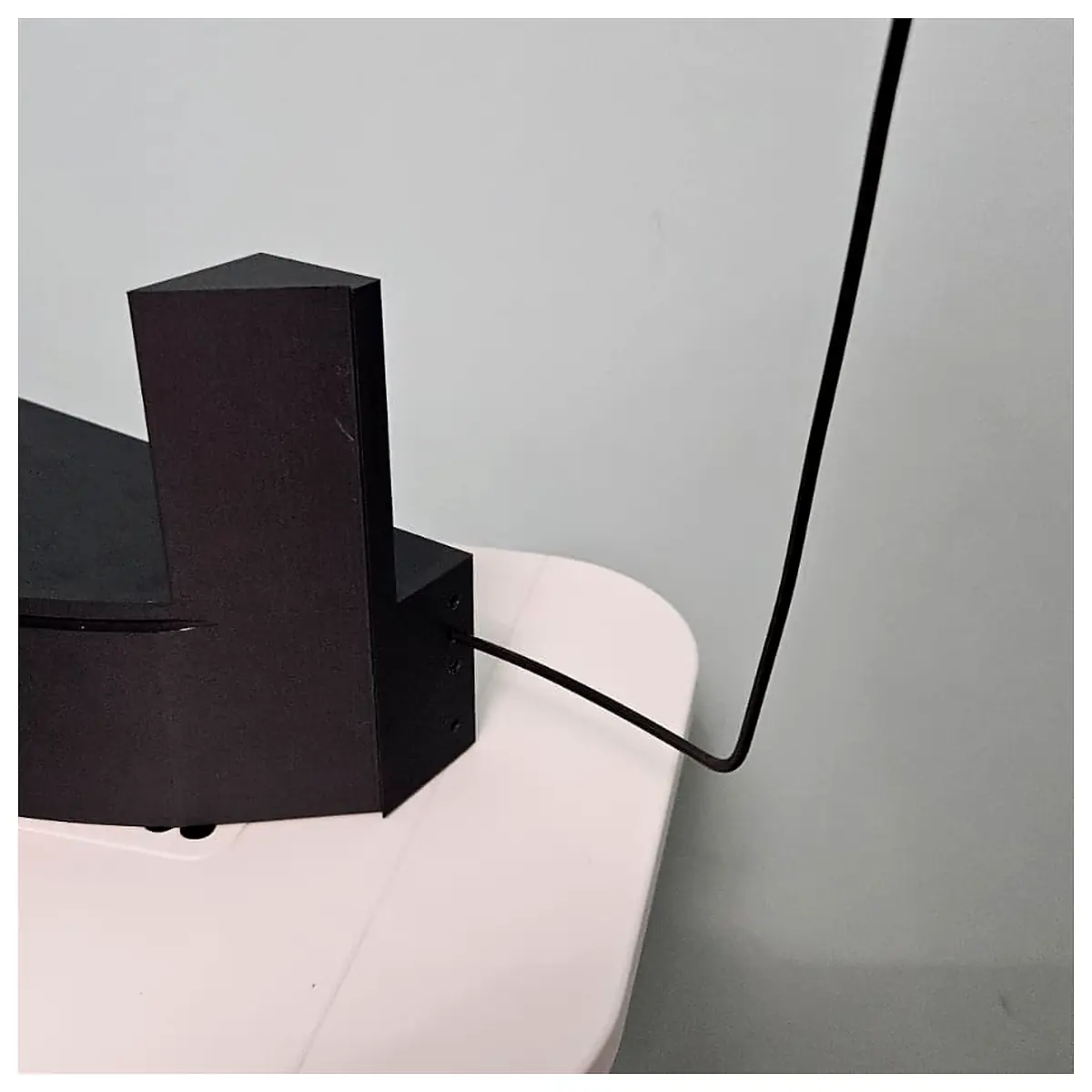 Floating Table Magic Table Desktop Floating Furniture Creative Desk Lazy Person Table Lazy Furniture Floating Display Table Floating Display Cabinet