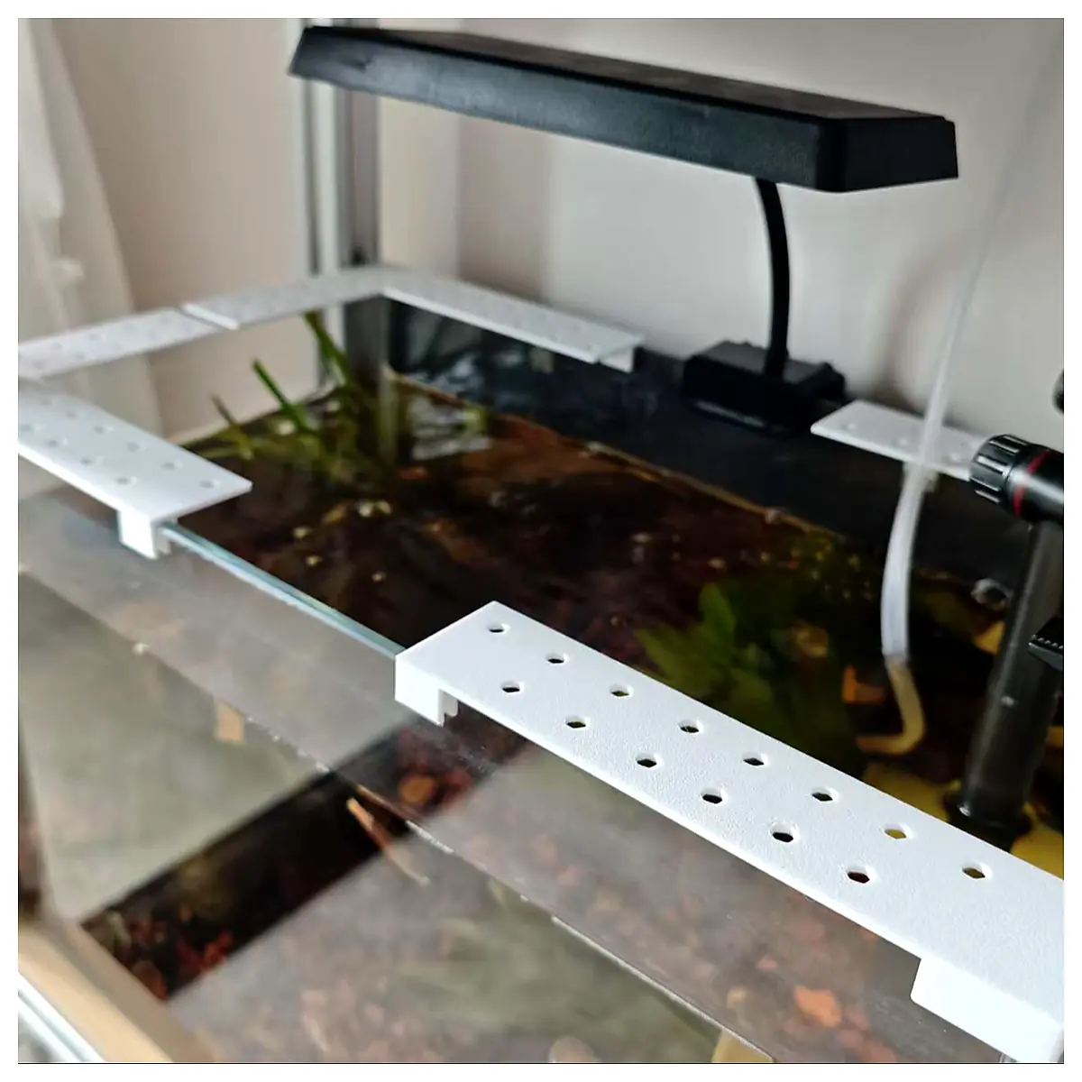Fish Tank Barrier Anti Jump Edge Protection Tank Wall Decoration Aquarium Accessories Fish Tank Safety Edge Guard