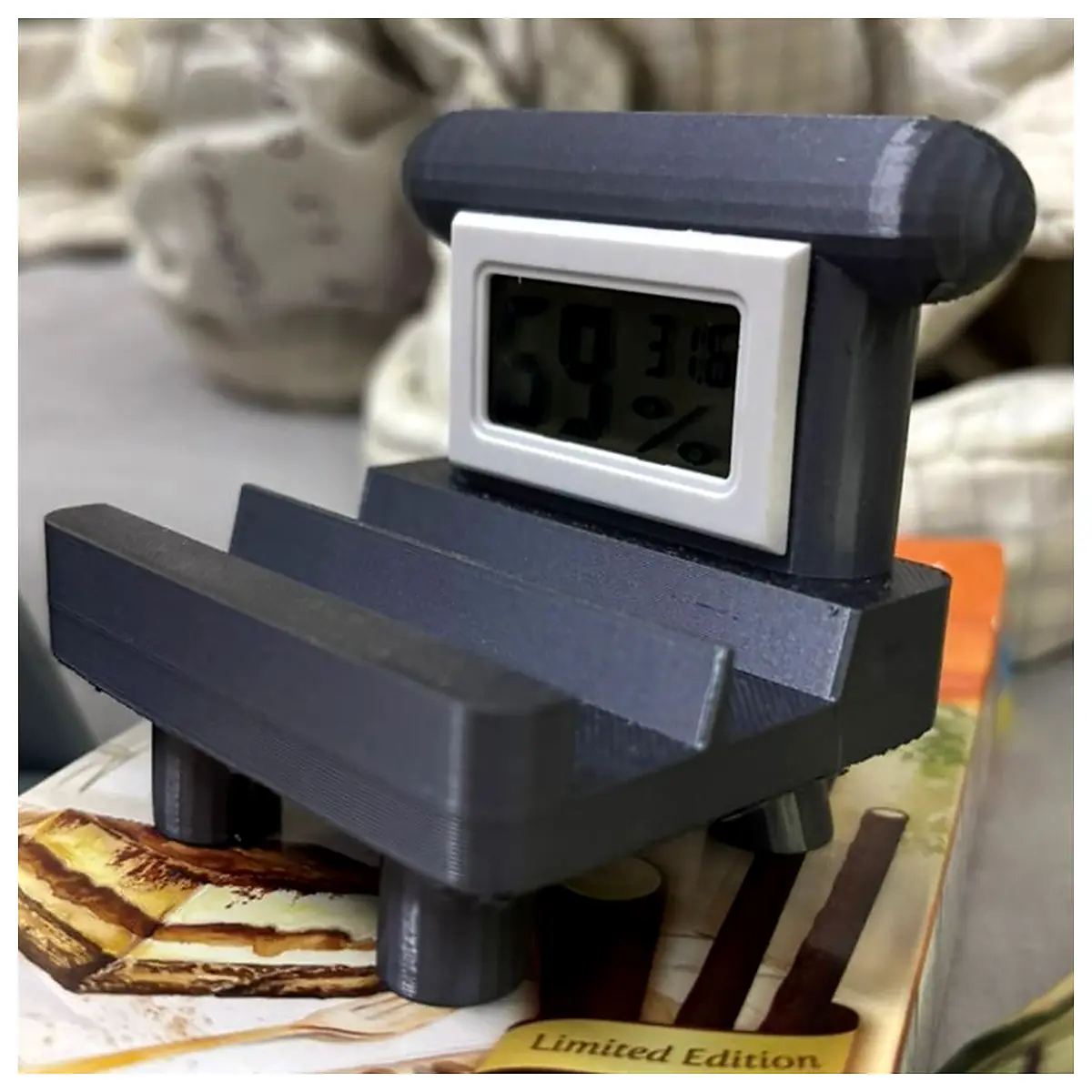 Phone Holder with Hygrometer Mobile Stand with Humidity Sensor Phone Accessory Desktop Holder Humidity Monitoring Device