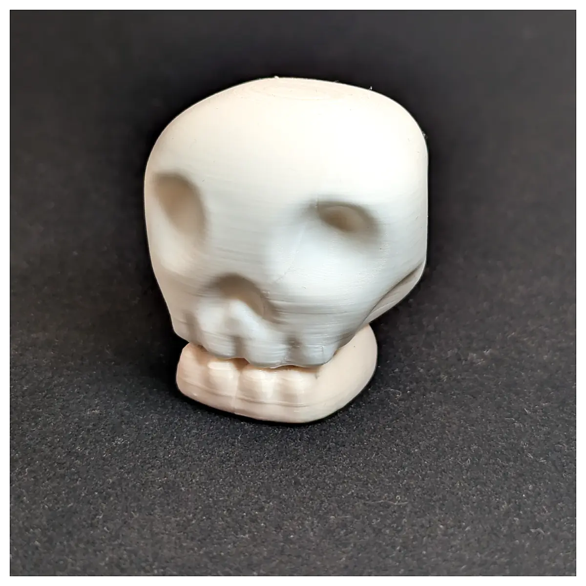 Flip Skull Puzzle Toy Stress Relief Brain Teaser Game Fun Desk Decoration Creative Gift Skull Shaped