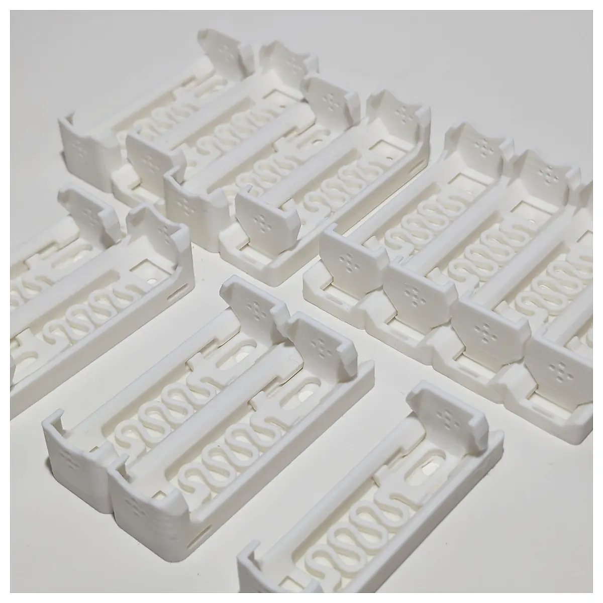 18650 Battery Holder Charger Battery Stand Clip Mount Accessory Phone Camera Flashlight Parts