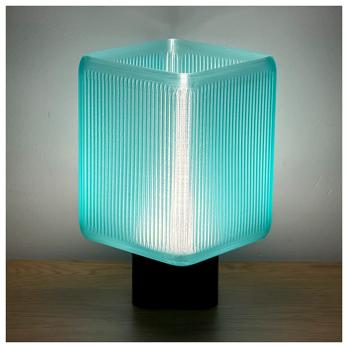 Floor Creative Table Bedroom Study Reading Decorative Lighting Suitable for Various Spaces