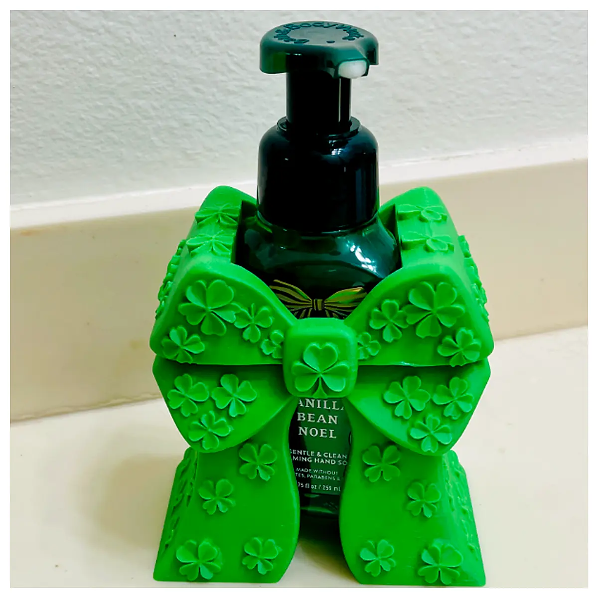 Jade Green Shamrock Bow Soap Dispenser Holder Bathroom Soap Dispenser Stand Decorative Soap Holder Creative Bathroom Accent Minimalist Bathroom Access
