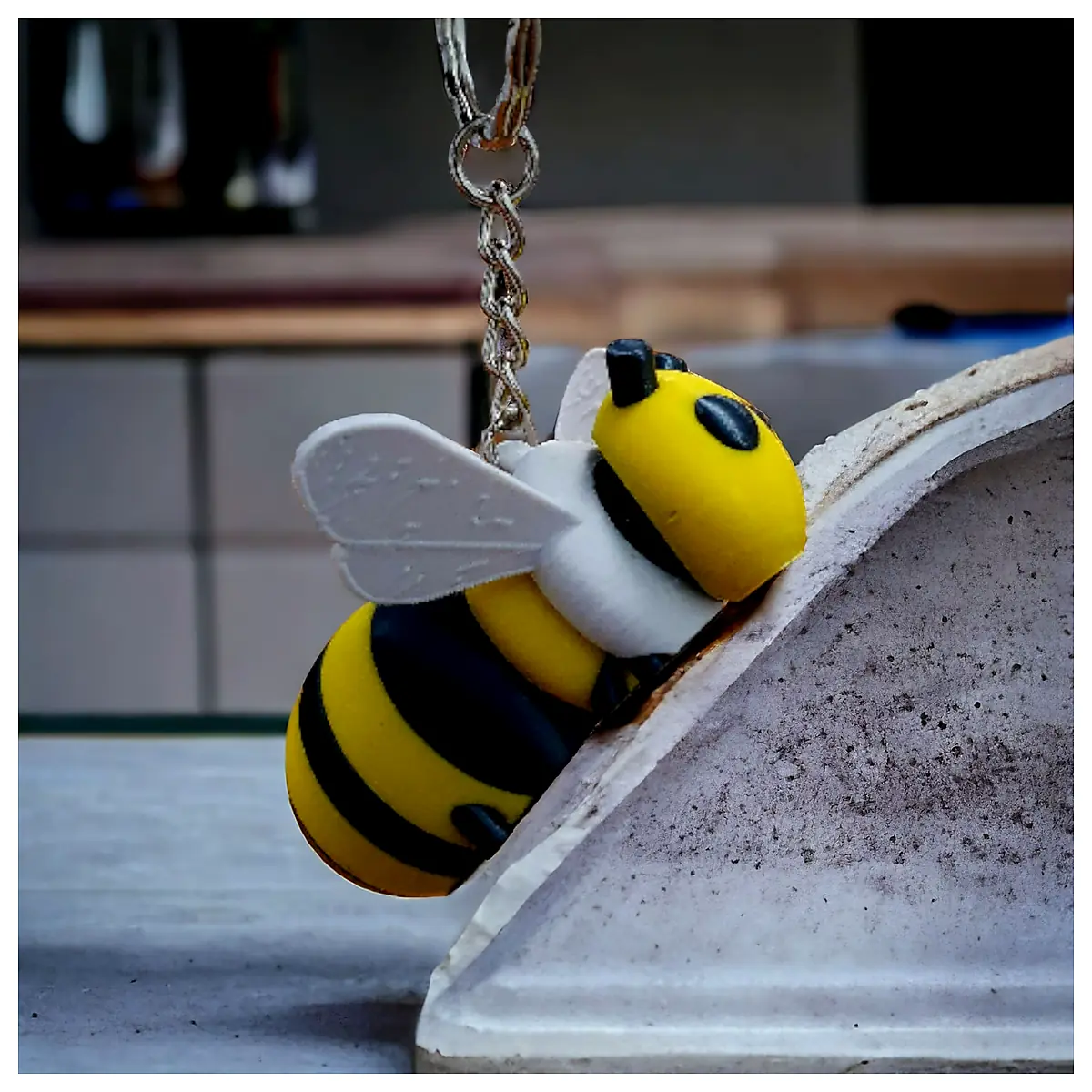 Bee Keychain Keyring Decorative Hanging Car Mobile Accessory Car Keychains Beehive Decoration