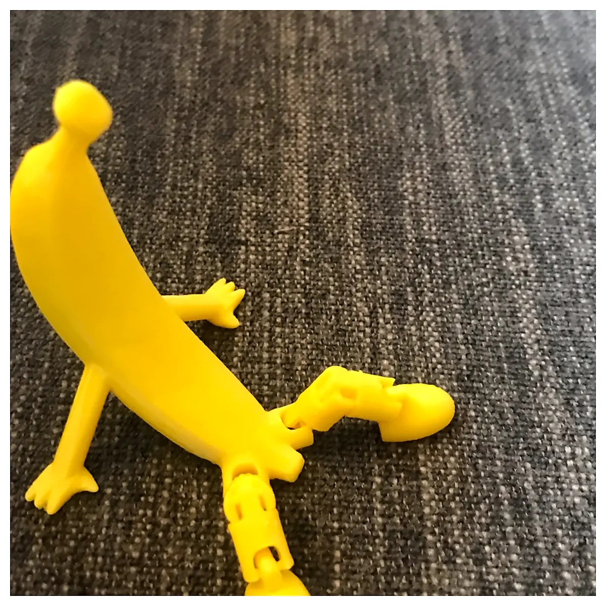 Banana Buddy Dog Toy Interactive Treat Dispenser Puzzle Chew Toy Outdoor Play