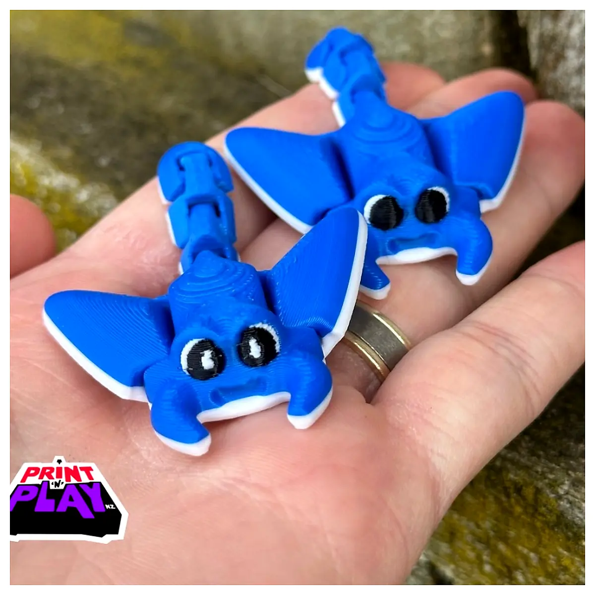 Skippy the Flexi Stingray Pool Toy Flexible Submerged Water Play Swimming Gear Underwater Decoration