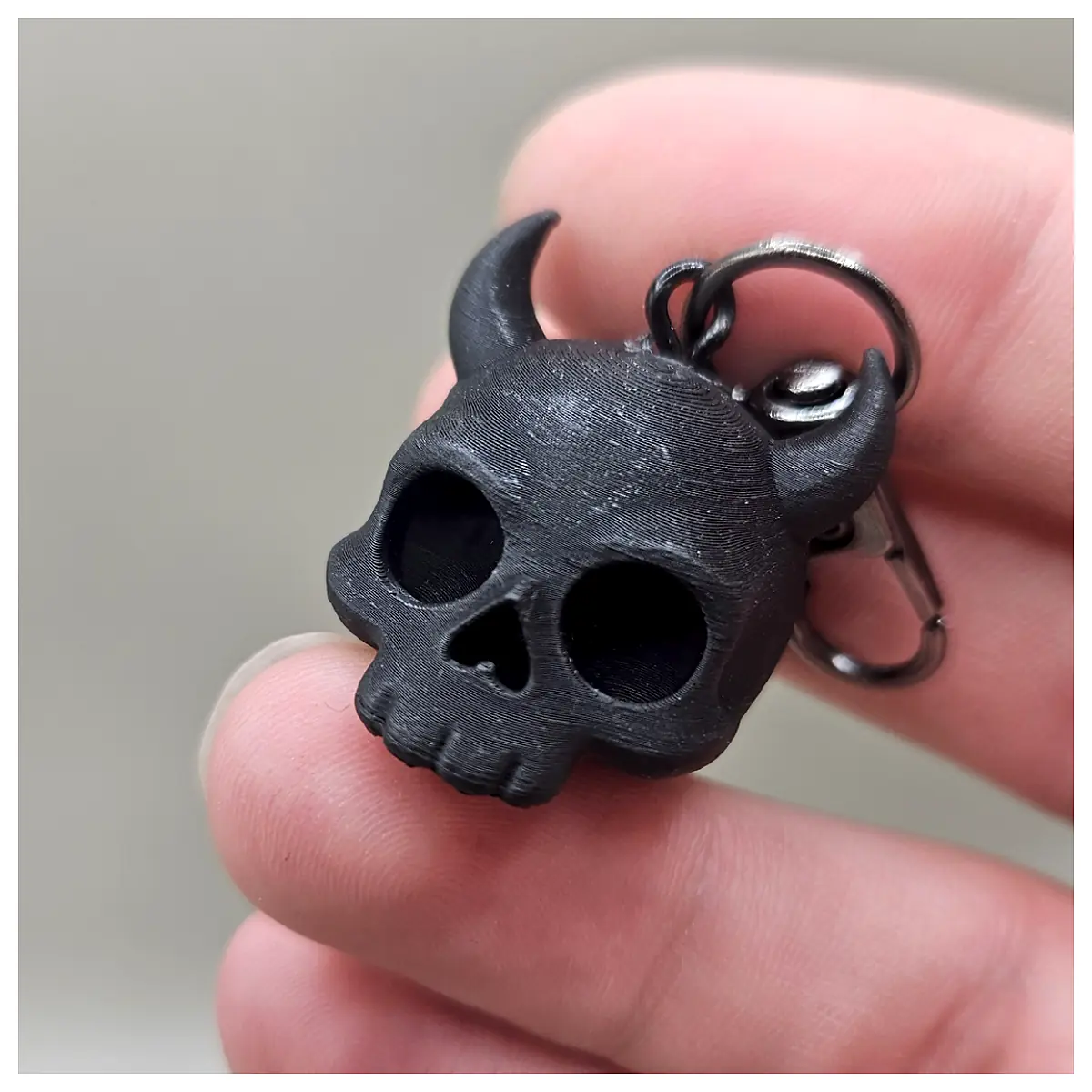 Demon Skull Keychain Horror Decor Dark Art Collectible Evil Cursed Amulet Black Keychains Spooky Gifts