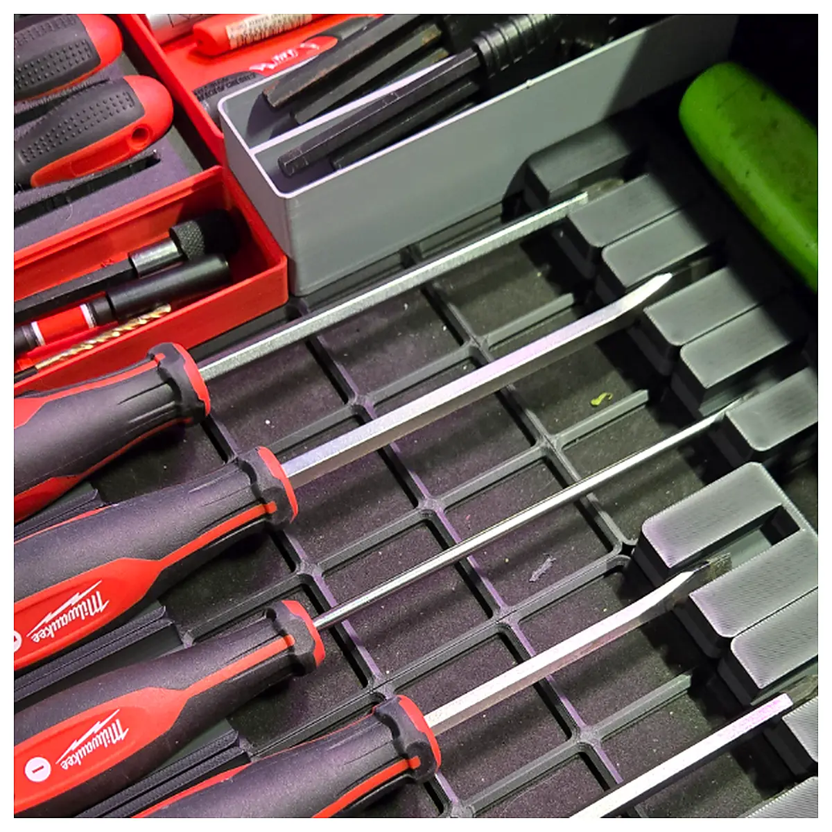 Universal Screwdriver Holder Organizer Tool Wall Mounted Magnetic Storage Desktop Storage Multi Tool Accessories