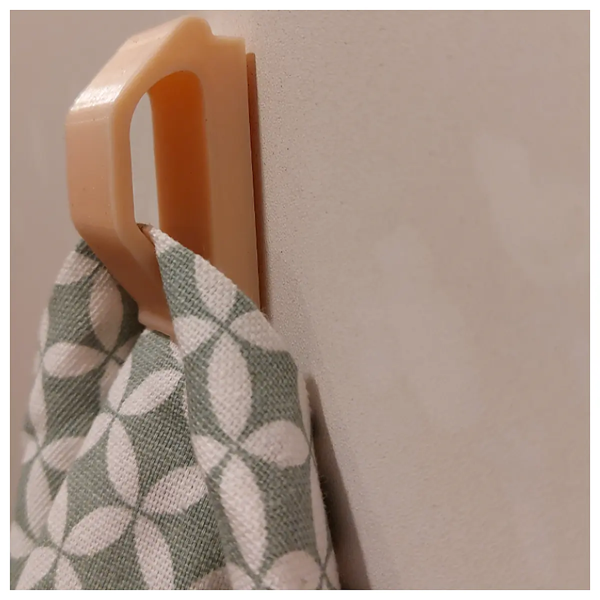 Towel Hook Rack Wall Mounted Bathroom Storage Hooks Organizer Shelf Hanging Accessories