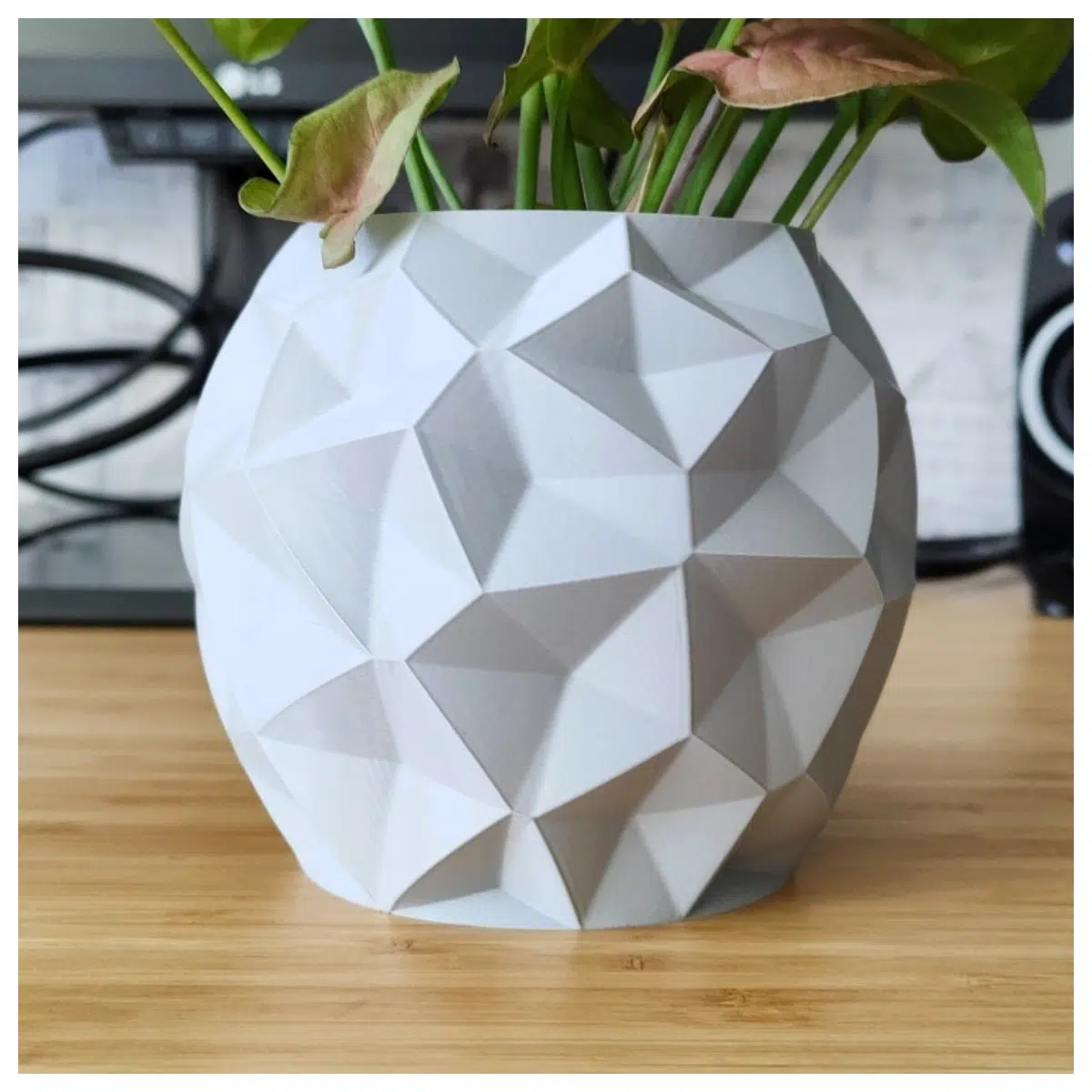 Parametric Voronoi Vase Design 3D Printed Vase Patterns Art Vase universal vase parts repair