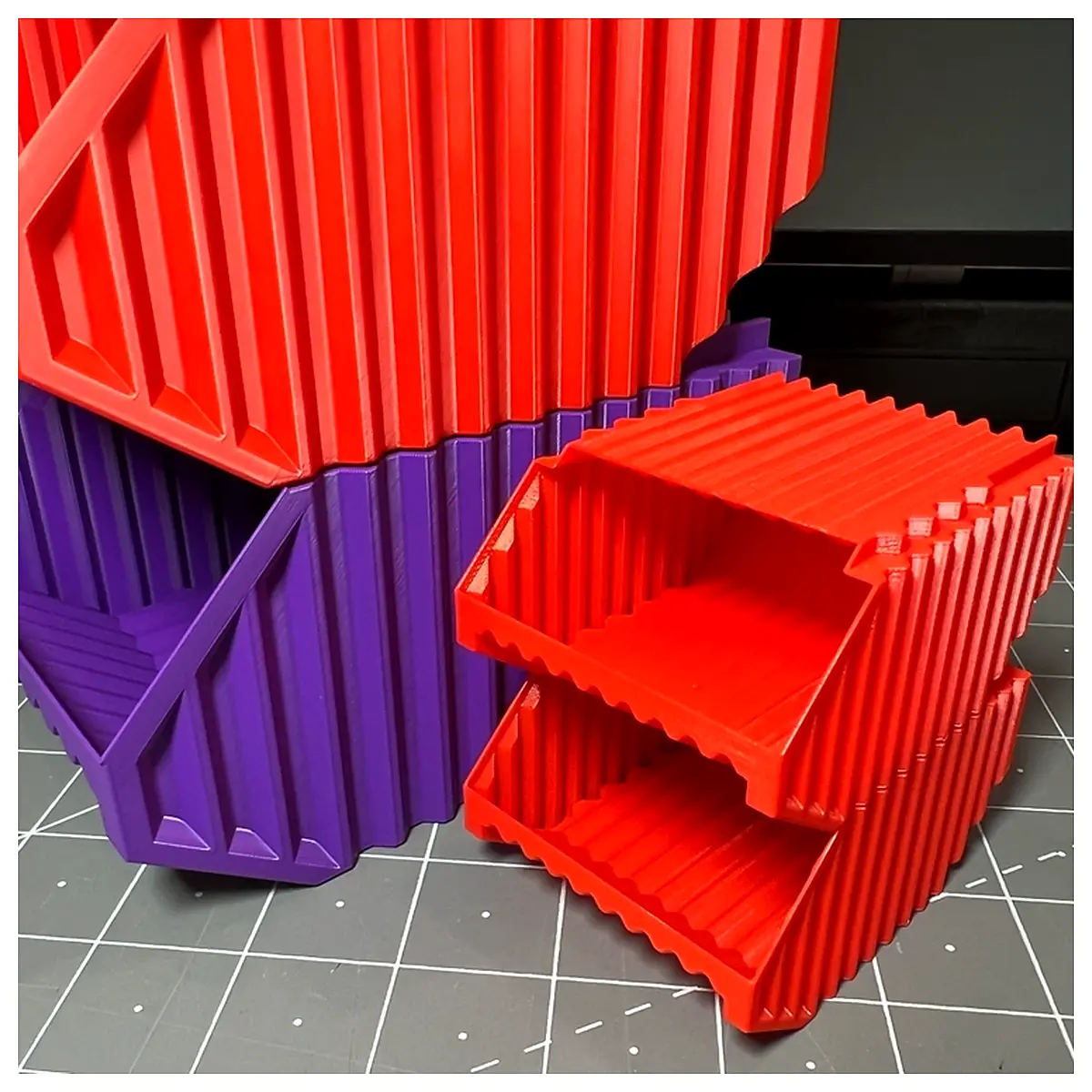 Stackable Storage Boxes Spiral Vase Pattern Decorative Home Decor Arrangement Model