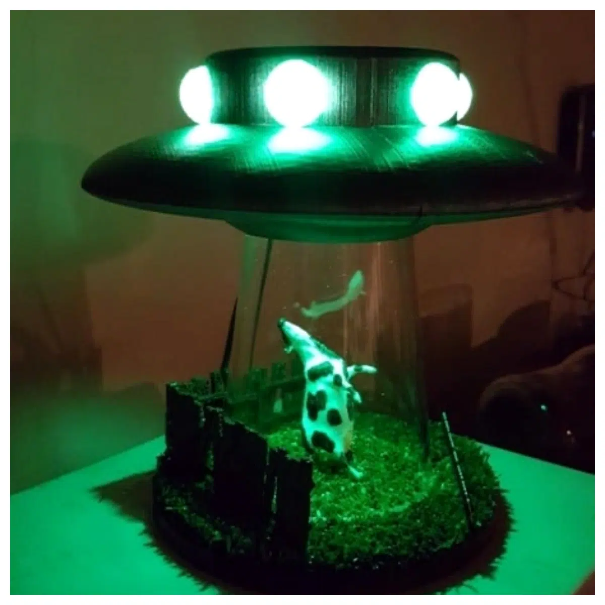UFO Desk Adjustable Brightness Phone Holder Reading Study Desk for Home Office