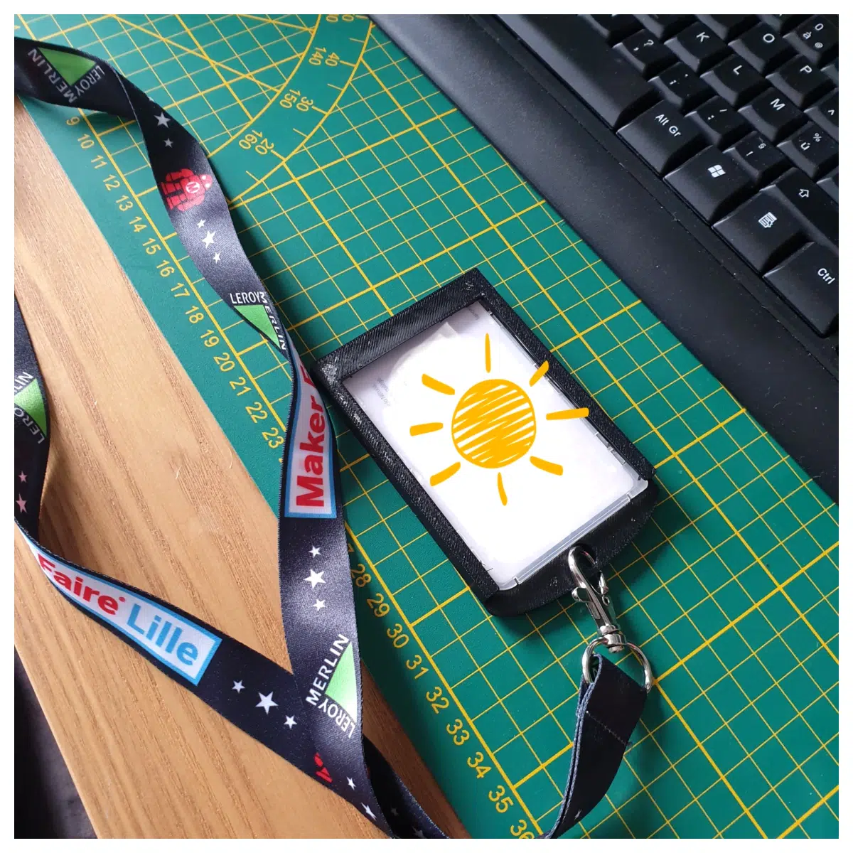 Card Holder Display Stand Badge Card Clip Rope Phone Stand Accessory Card Holder Mobile Phone Holder Bracket Stand