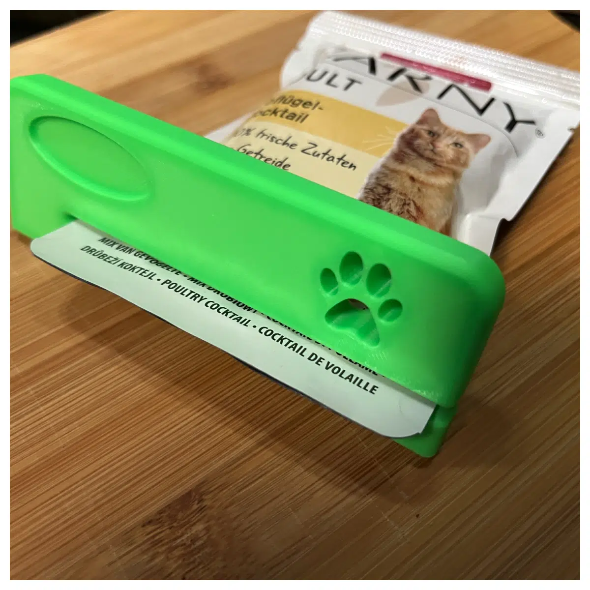 Pet Food Squeezer Dispenser Cat Dog Feeder Scraper Automatic Pet Feeder Accessories Pet Supplies