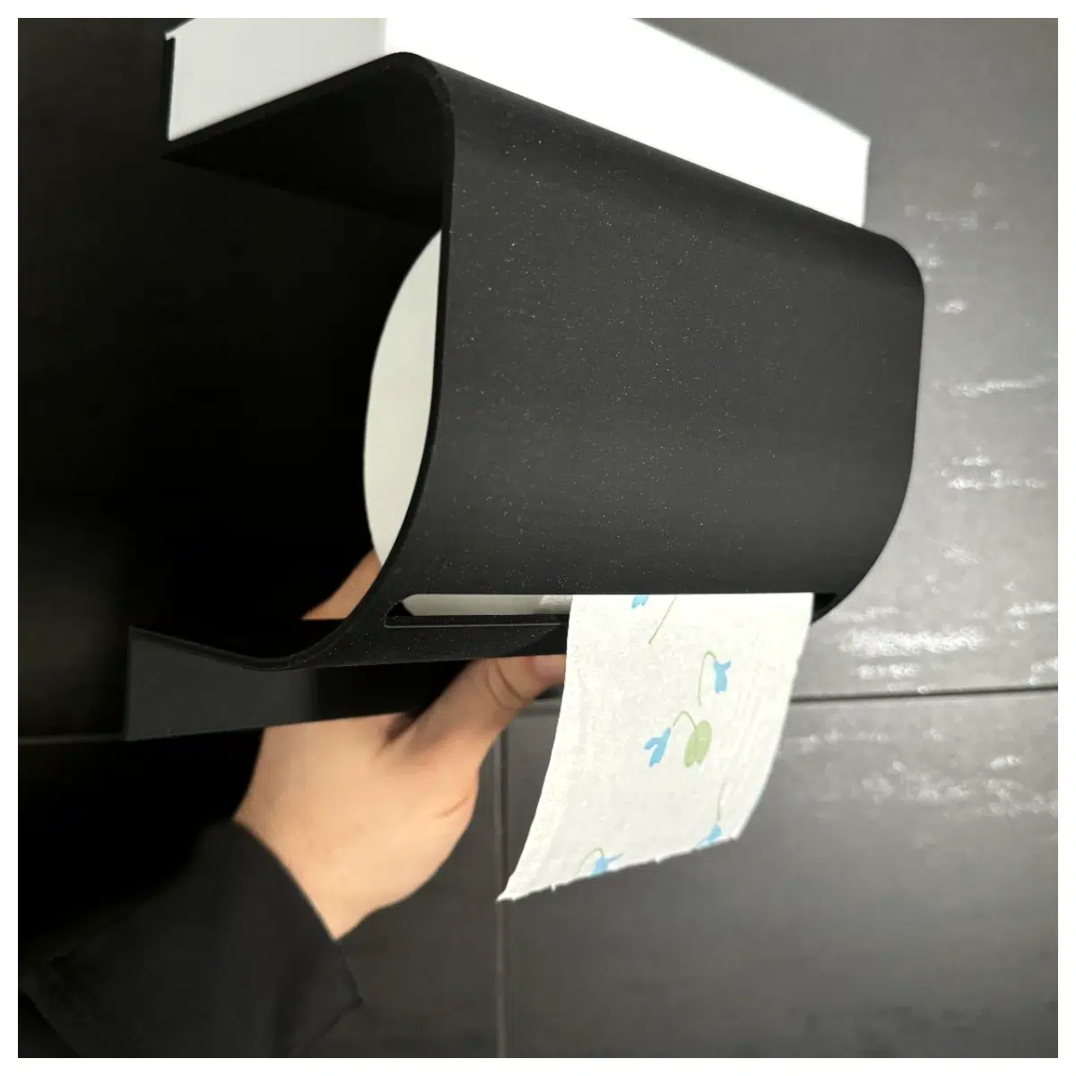 Toilet Paper Holder Automatic Rotating Smart Bathroom Toilet Paper Dispenser Multi Functional Bathroom Toilet Paper Stand