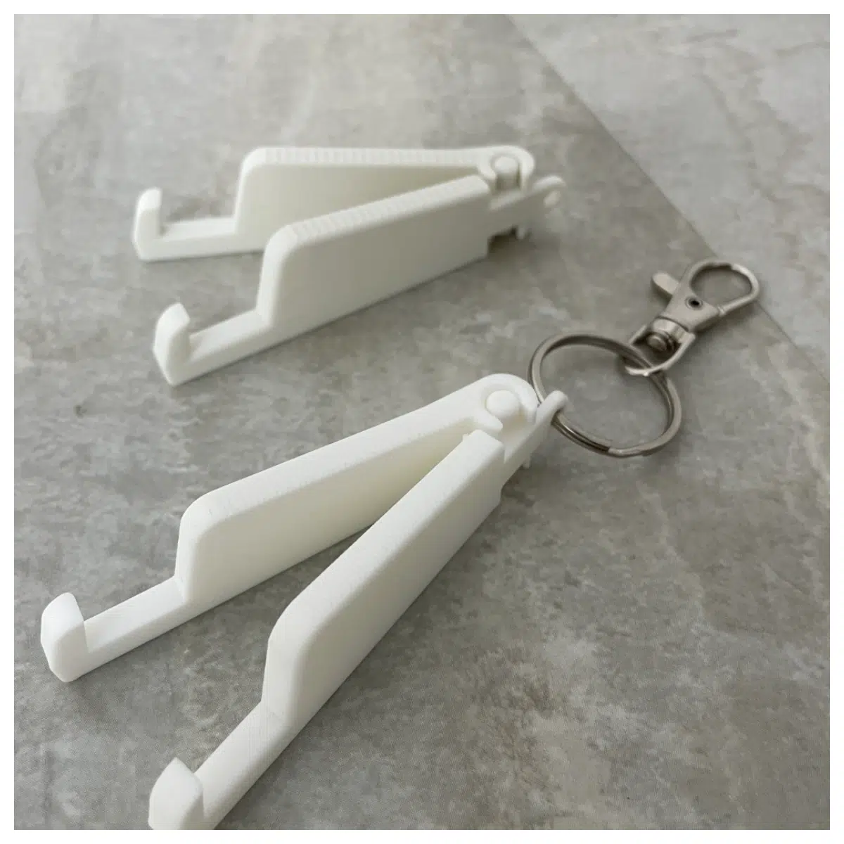 Portable Tablet Stand Phone Holder Tablet Stand Click Fixation Key Chain Travel Stand Desktop Stand Mobile Office Accessories