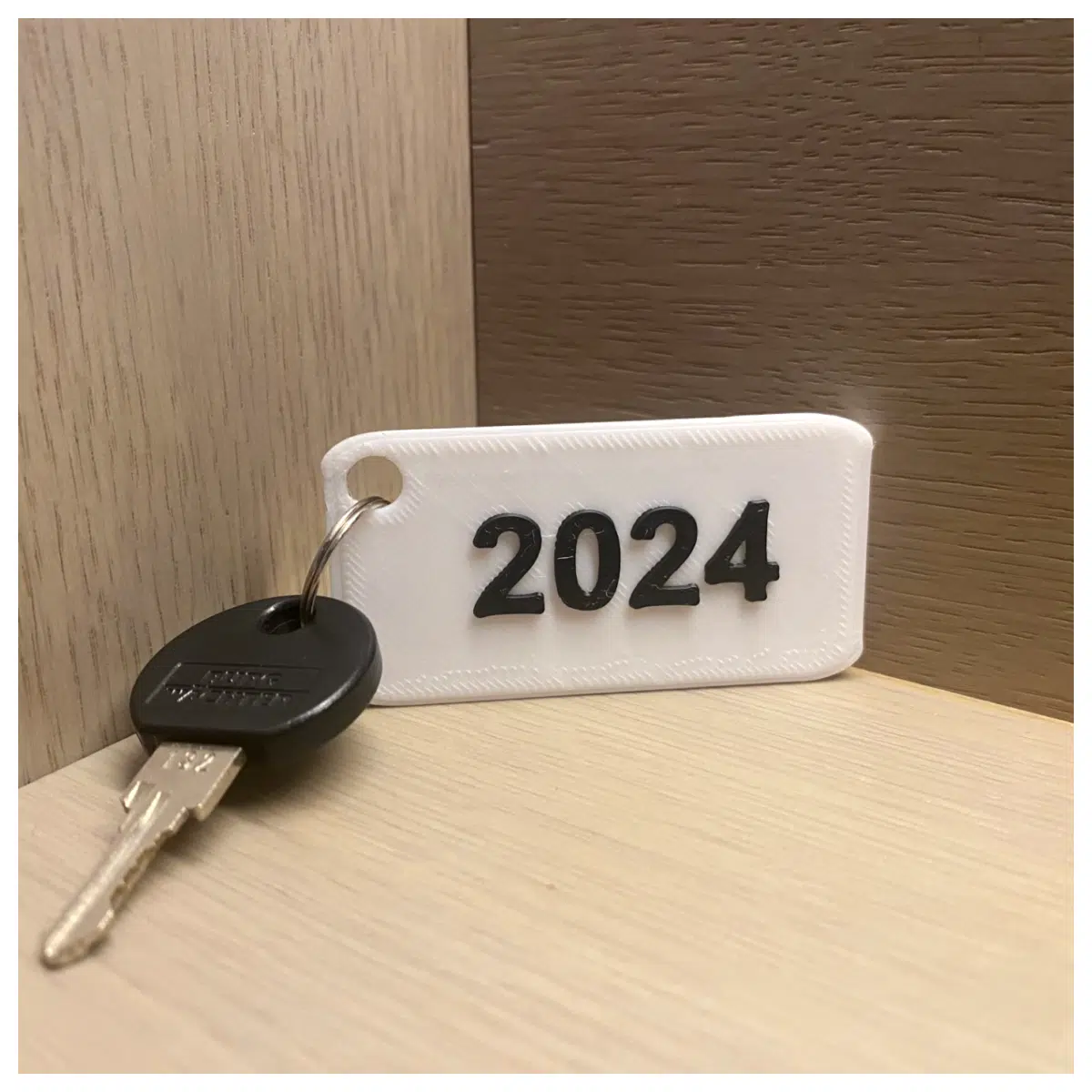 Keychains 2024 Novelty Souvenirs Car Keychains Mobile Phone Charms Key Decoration Accessories Keychains Parts