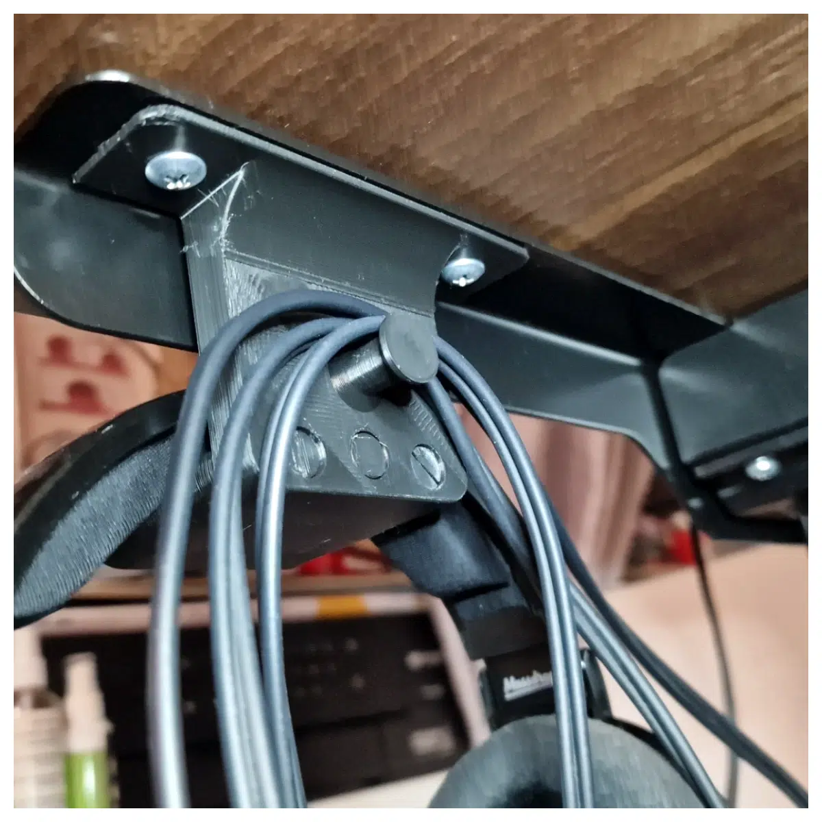 Headphone Hooks Phone Stand Desk Organizer Desktop Storage Solutions Multi functional Cute Stable Product Name Phone Holder