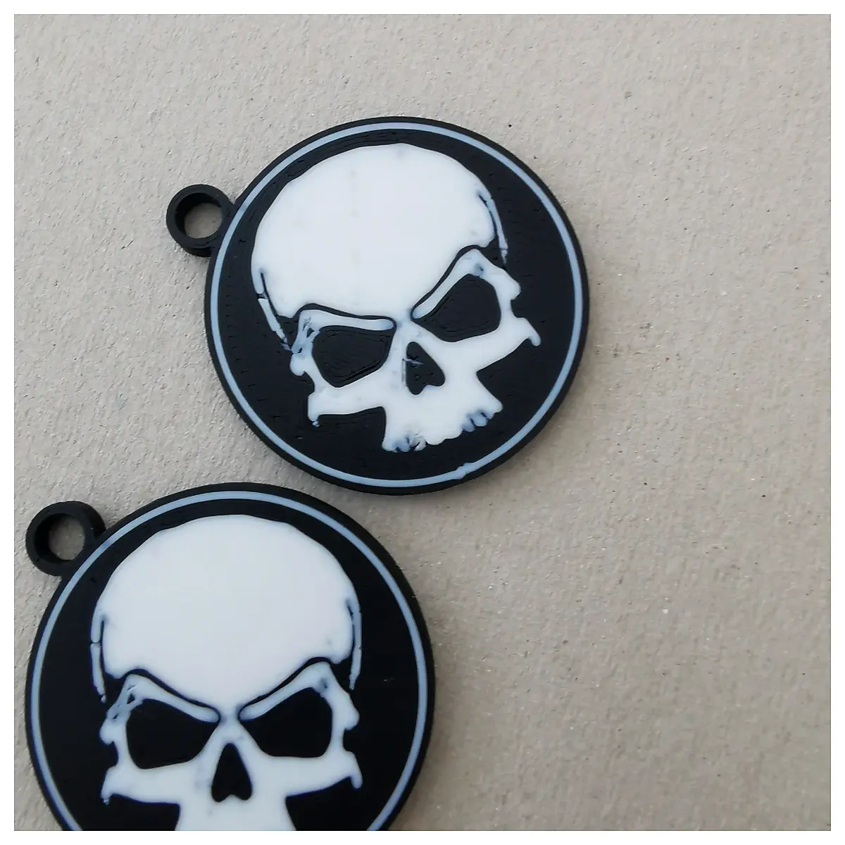 Double Tone Cranium Keychain Skull Decoration Memorial Gift Keychains Presents
