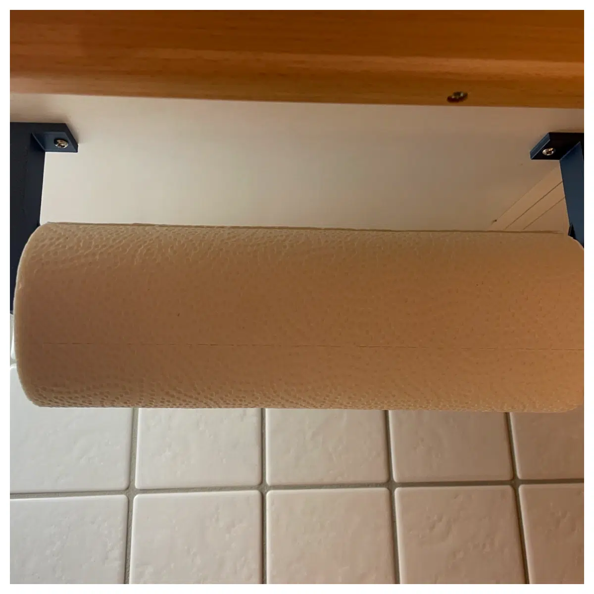 Kitchen Paper Towel Holder Organizer Wall Mounted Shelf Storage Simple Multi Layer Paper Towel Stand Desk Fixed