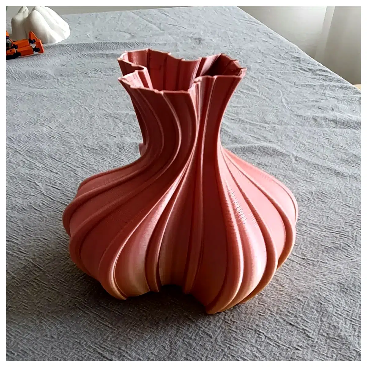Circular Striped Vase Curved Design Modern Home Decor Artistic Vase Decorative Vase Creative Home Accent