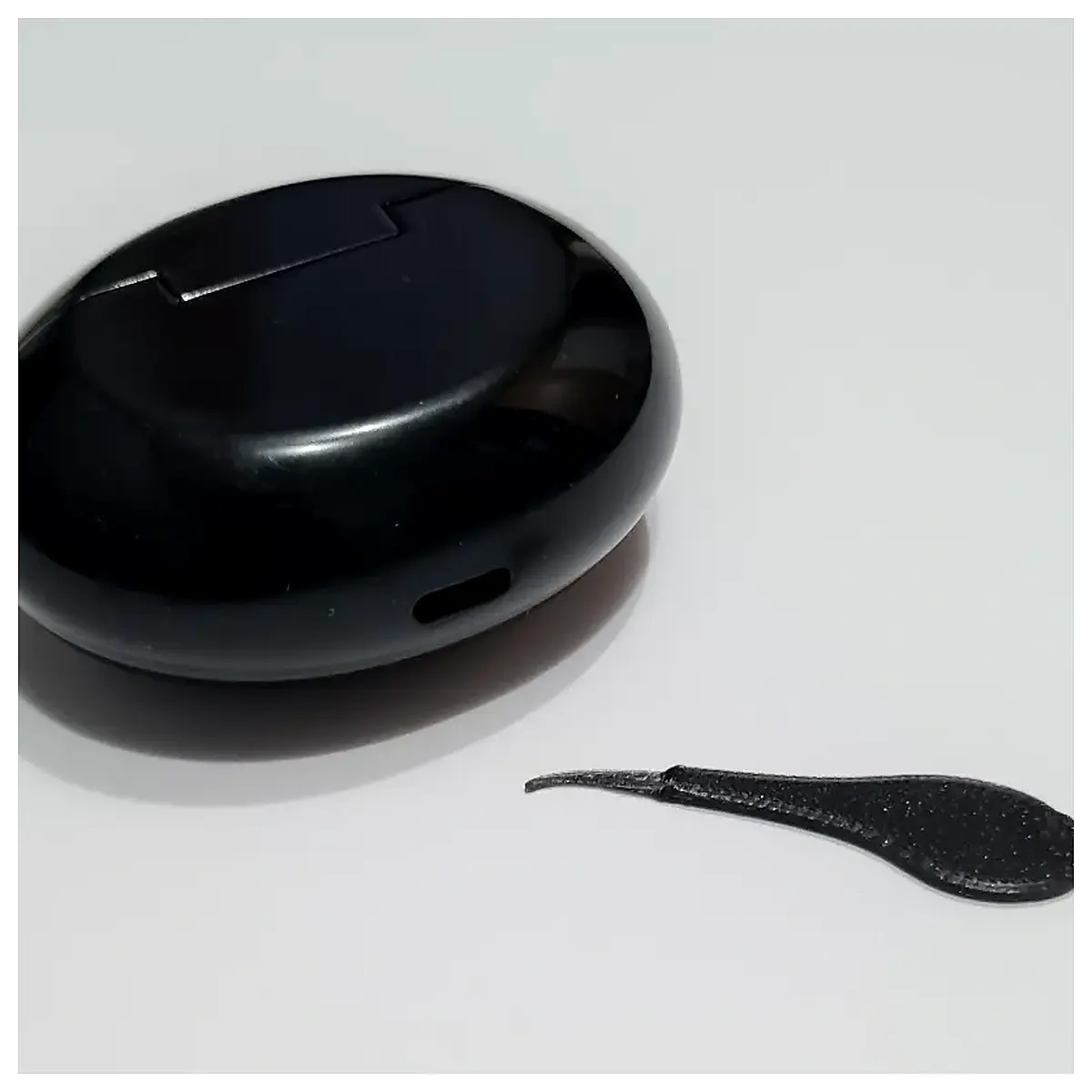 USB Port Cleaning Brush Remover Tool Phone Computer Cleaning Brush Catcher Port Maintenance